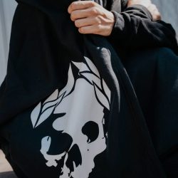 Skull-Sweatshirt-Blanket-01